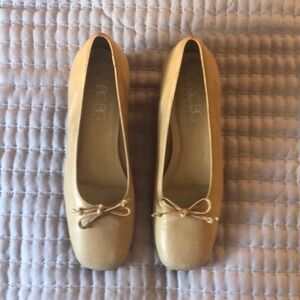 Bcbg taupe ballet shoe